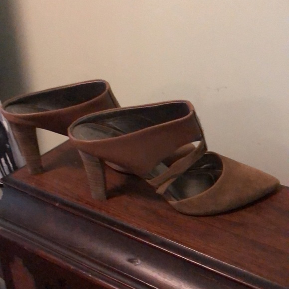 Suede shoes size 9 1/2 - Picture 2 of 5